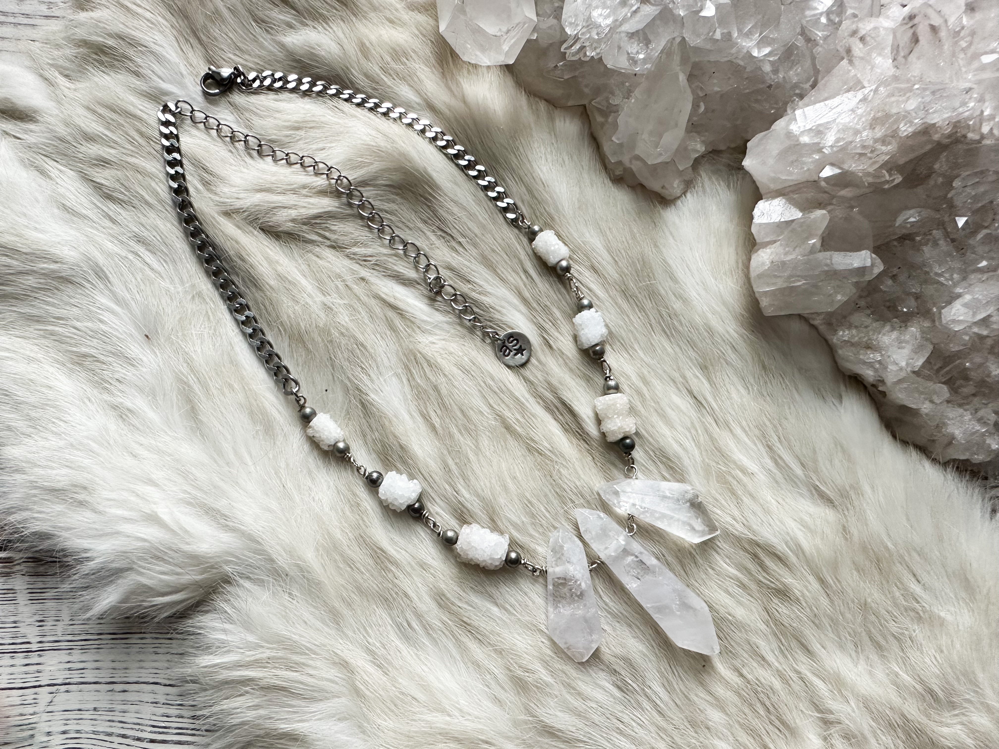 Trinity quartz necklace