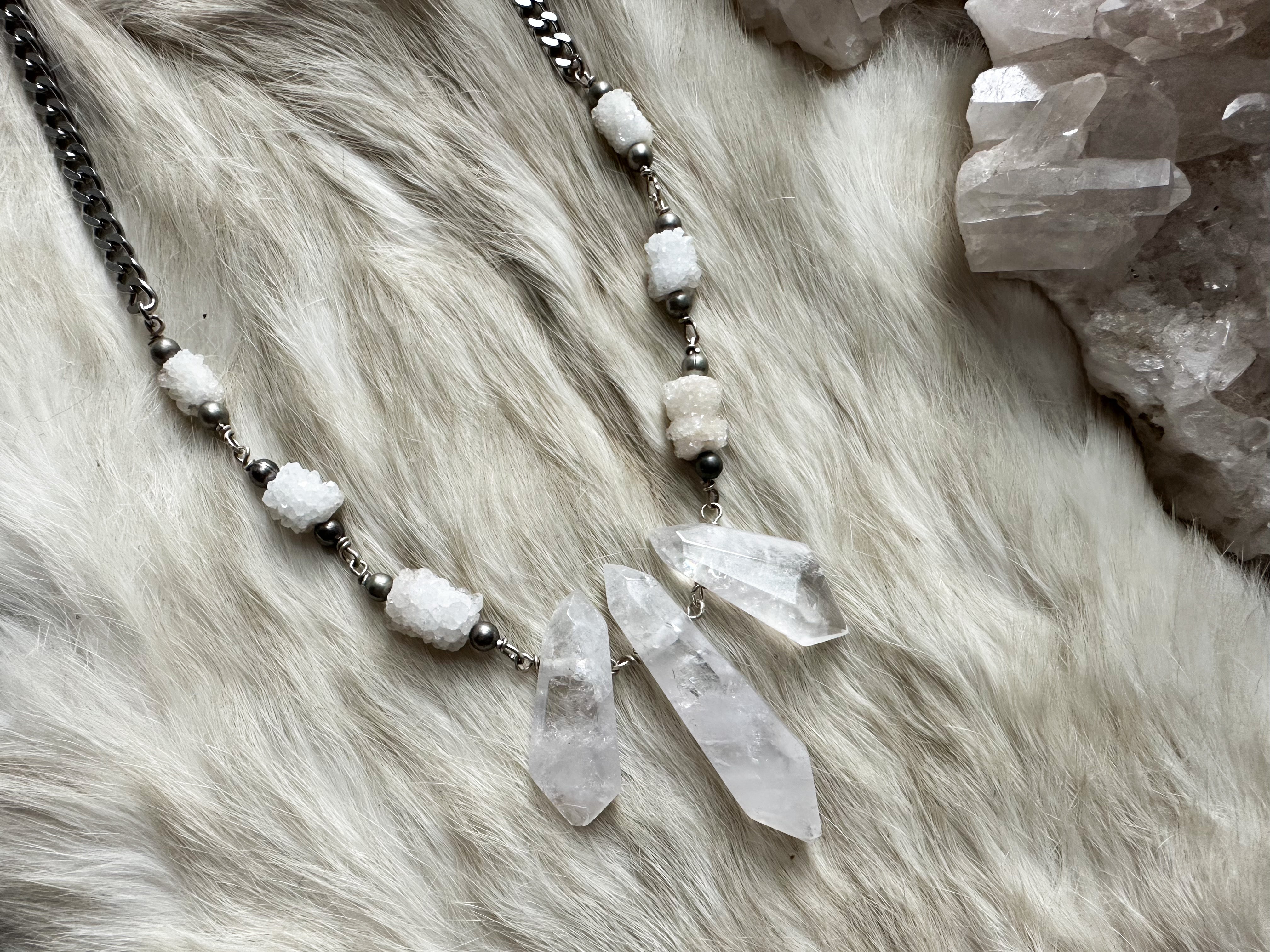 Trinity quartz necklace