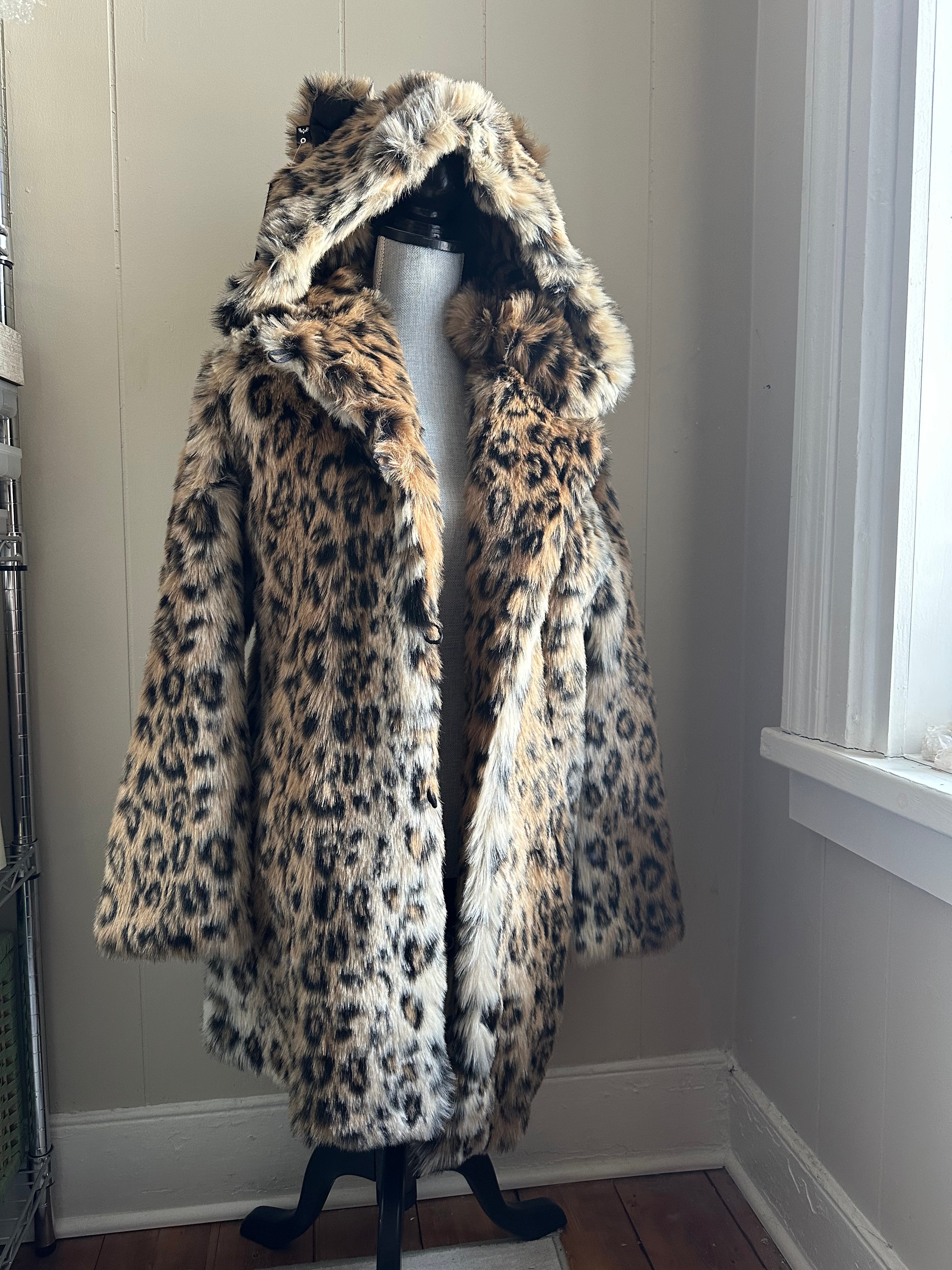 Spirithoods classic leopard faux fur hooded jacket size M brand new
